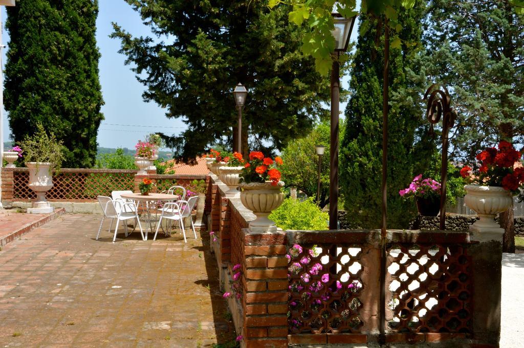 Villa Bonaccorso - Antica E Maestosa Villa Con Piscina Ai Piedi Dell'Etna Viagrande Room photo